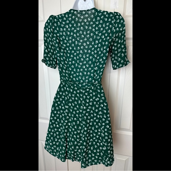 REFORMATION Lucky Mini Dress Chive Emerald Green White Floral Clover Wrap Short - Picture 11 of 15